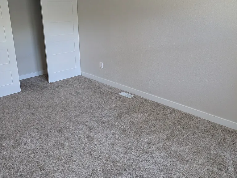 3rd upstairs bedroom (upstairs main bedroom with en suite)
