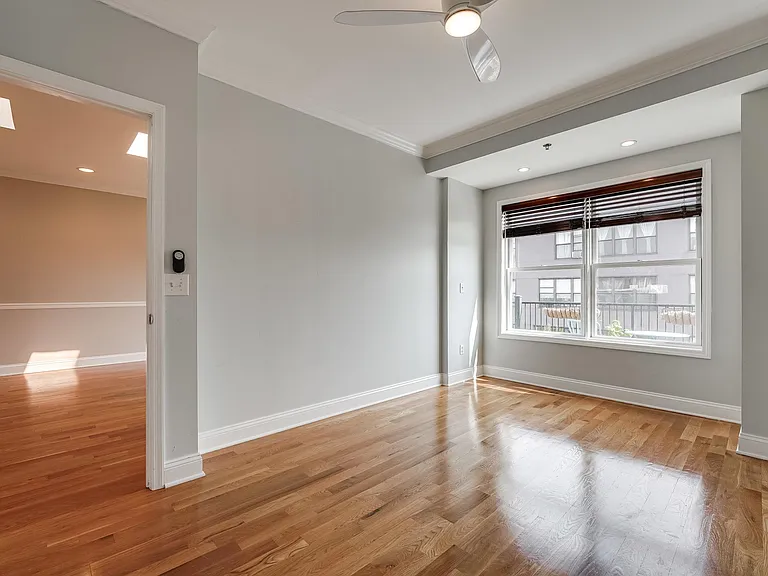 211 Madison St #4 — Photo 8