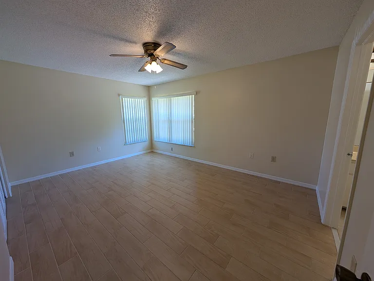 7705 Rockville Ct — Photo 19