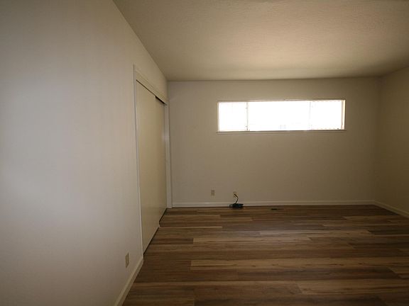 4th image of 1665 Maurice Ln #1