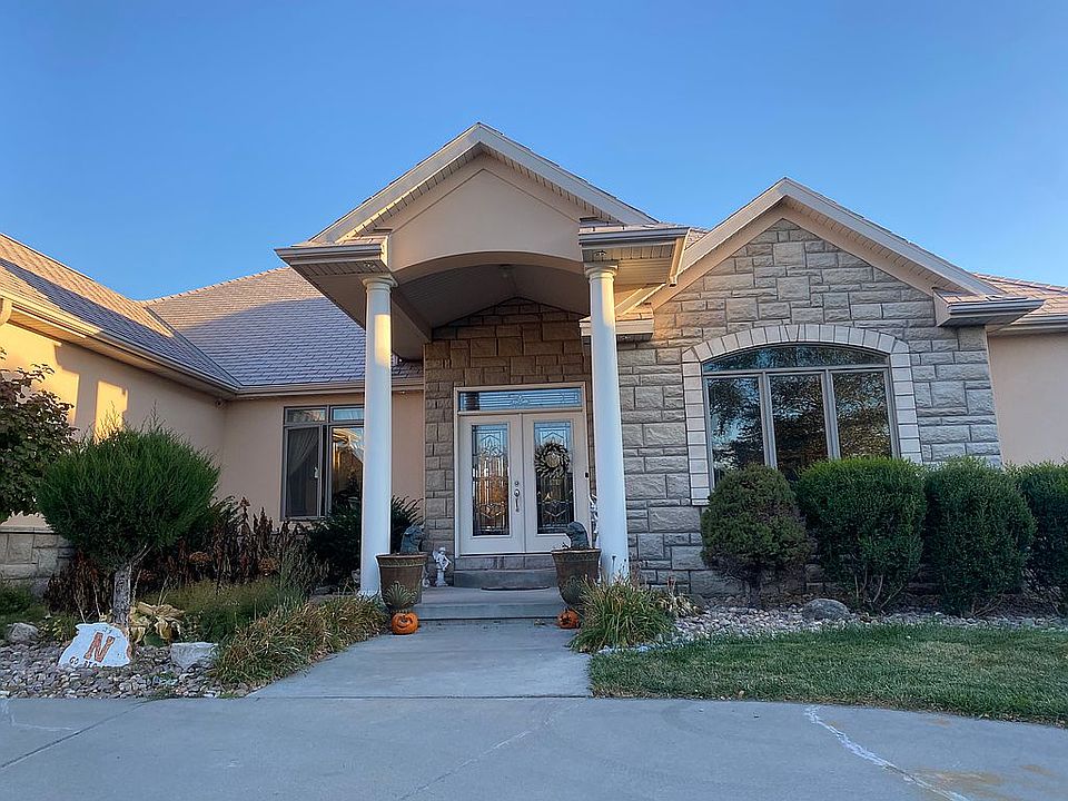 2nd image of 2541 Southview Cir
