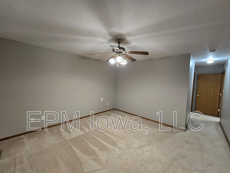 4710 Donald Dr — Photo 37