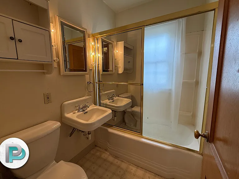 221 2nd St NE #2 — Photo 13