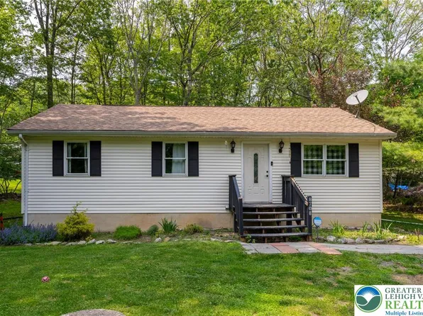 8708 Lady Marion Dr, Kunkletown, PA 18058