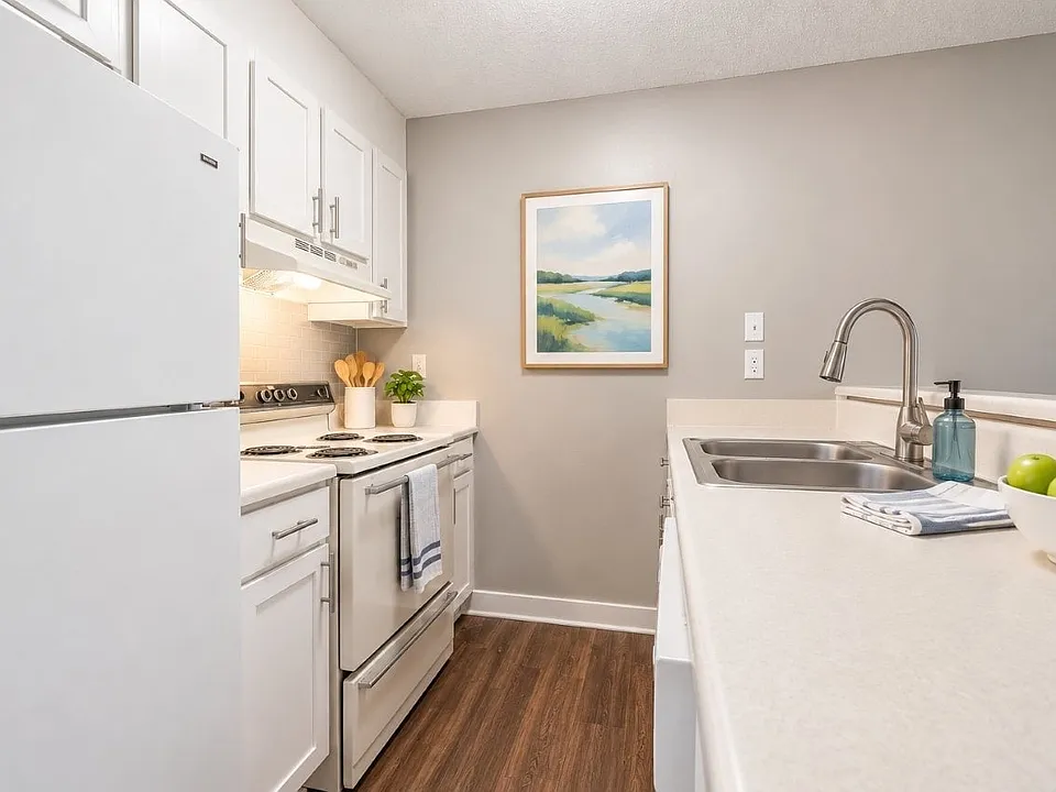 1022 West Apartment Homes
