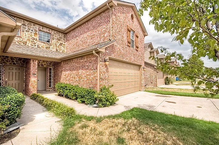 3 bed, 2.5 bath, 1630 sqft, $2,250 — Photo 2