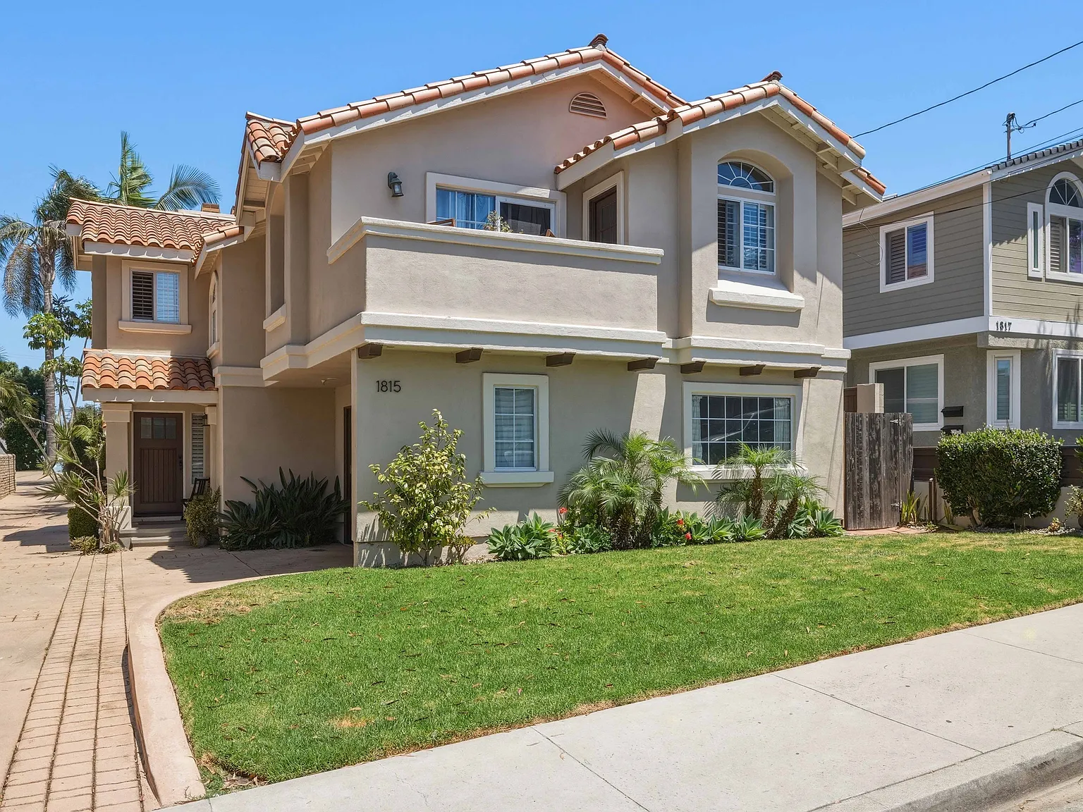 4 bed, 2.5 bath, 2138 sqft, $8,350 — Photo 2
