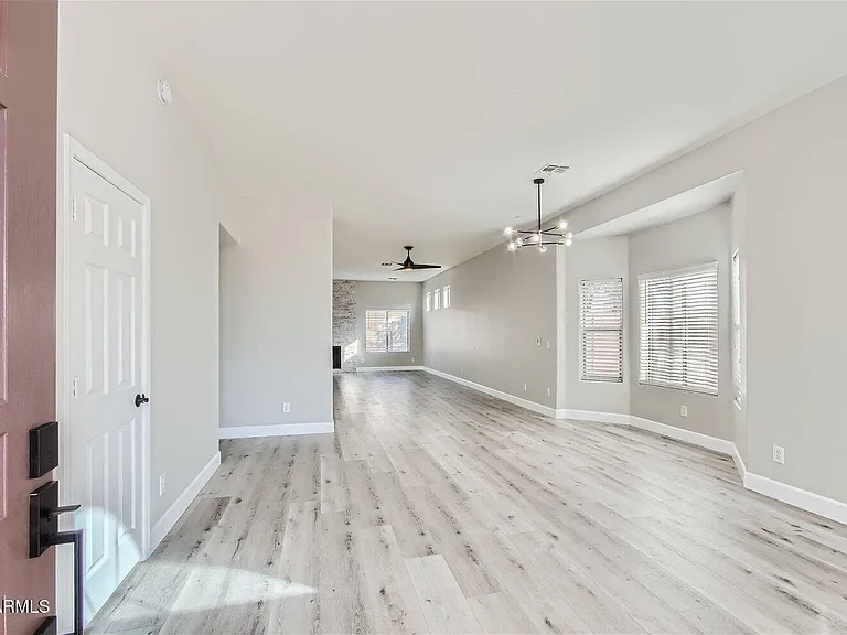 658 E Ranch Rd — Photo 3