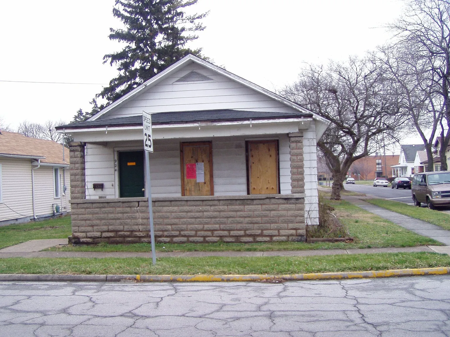924 Ogontz St photo 1