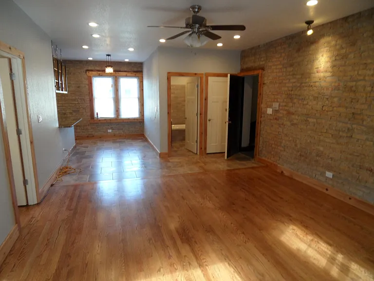 1521 W Farwell Ave #2A — Photo 2