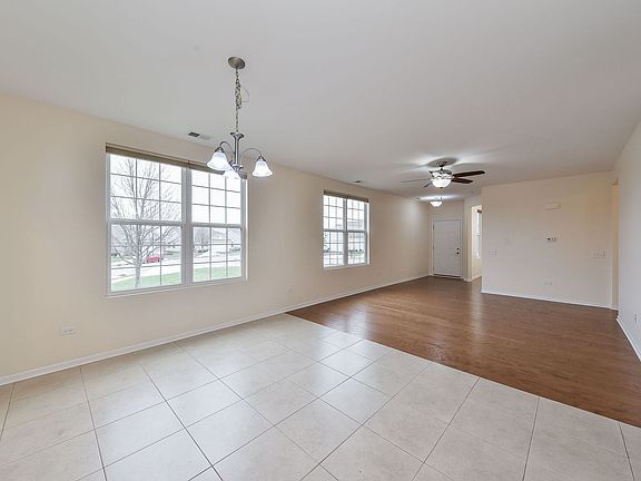 2nd image of 2921 Stoney Creek Dr