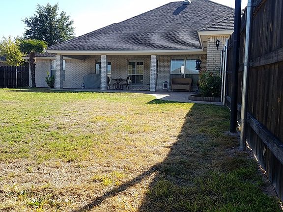 3rd image of 3542 Silver Spur Dr