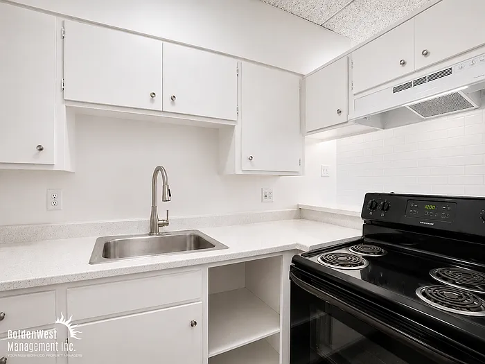 910 E Marlette Ave #19 — Photo 6