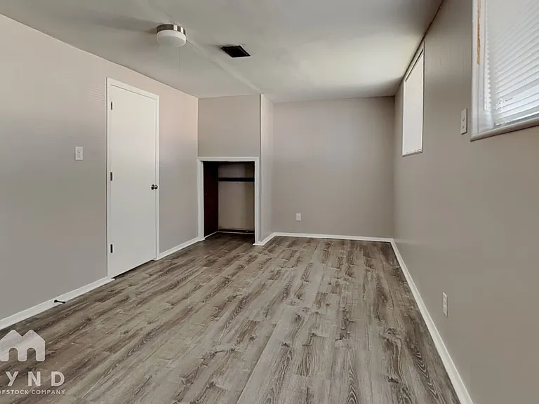 2270 Cardston Dr — Photo 11