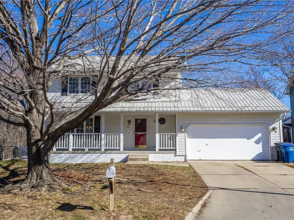 2312 E Caulder Ct, Des Moines, IA 50320