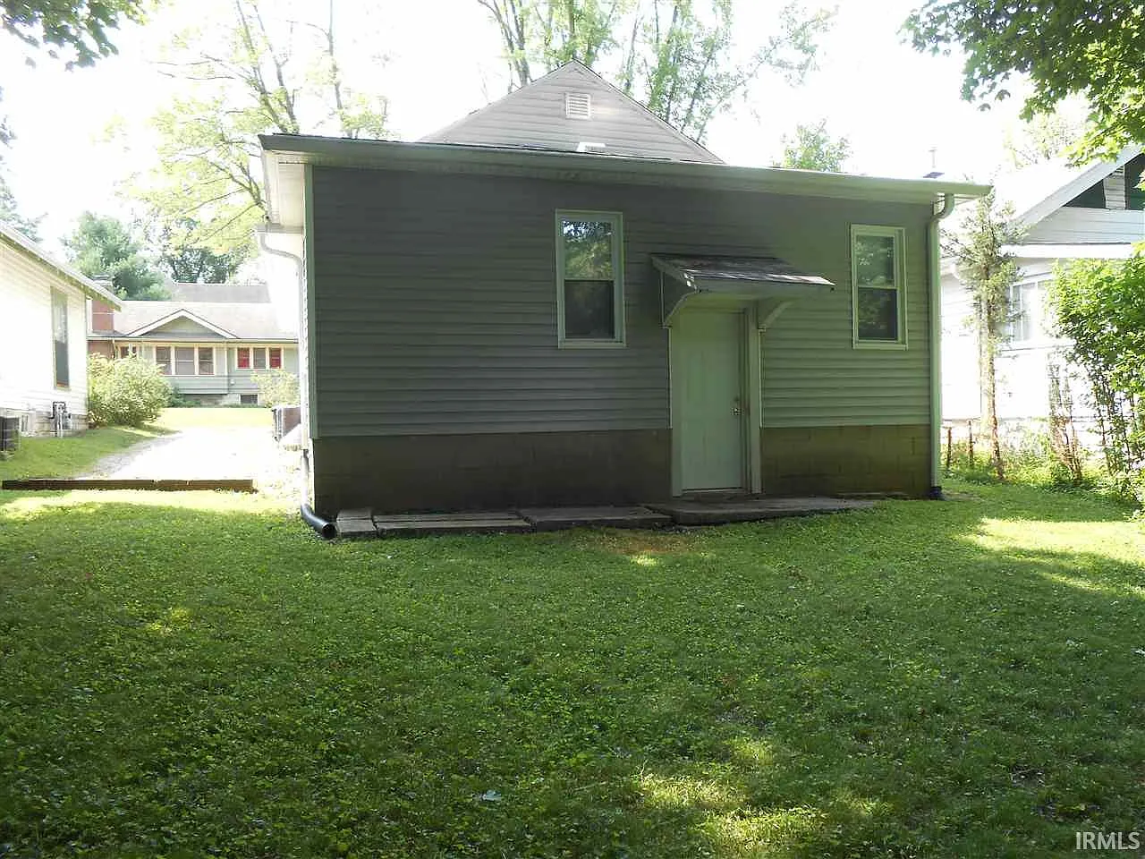 3 bed, 1.0 bath, 984 sqft, $2,275 — Photo 2