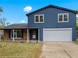 1425 Stonegate Rd, Naperville, IL 60540