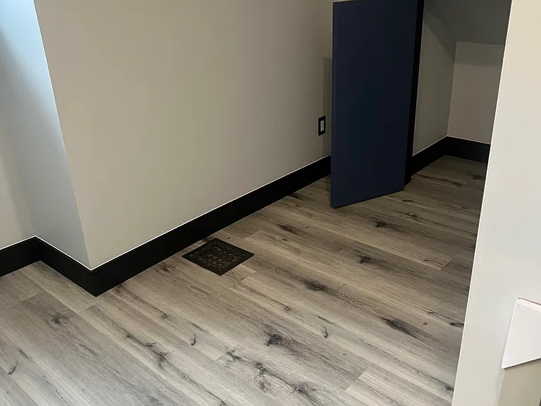 48 Alma St S — Photo 8