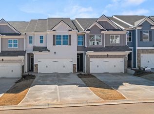 6666 Corryton St, Flowery Branch, GA 30542