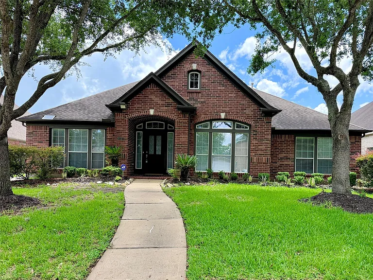 1510 Flanders Field Ln — Photo 1
