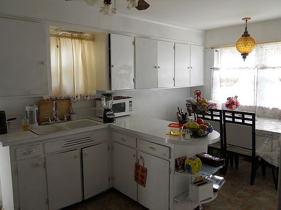 4th image of 847 W New York St