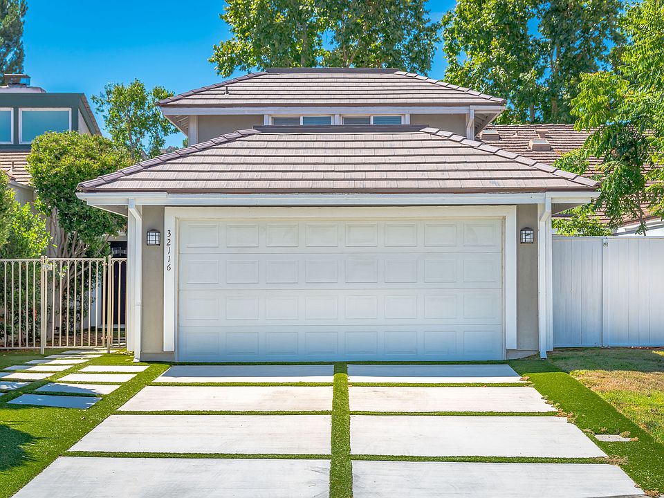 1st image of 32116 Beachlake Ln