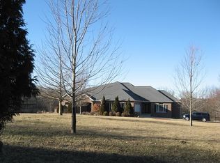 15622 E 300 North Rd, Heyworth, IL 61745