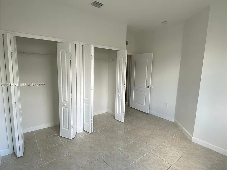 1660 SE 29th St #109-33035 — Photo 5