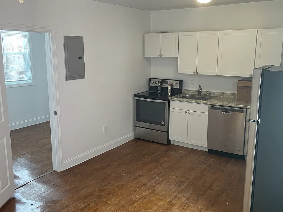 1232 Commercial St #1232