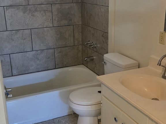 4th image of 786 Stanislaus Ave #2