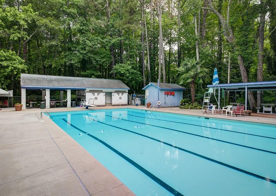2nd image of 1428 Ridgeland Way