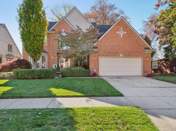 20346 Windham Dr, Macomb, MI 48044