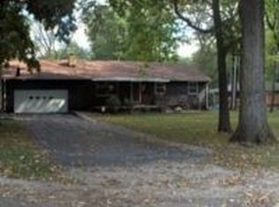 706 W Woodland Dr, Saint Joseph, IL