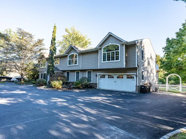 442 Wolf Hill Road, Dix Hills, NY 11746