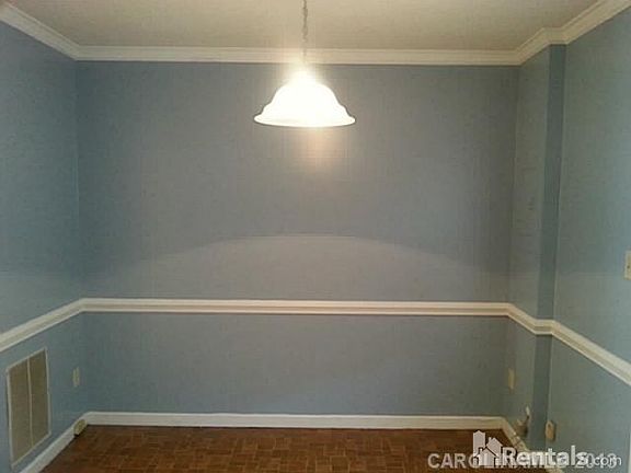 4th image of 7602 Holly Grove Ct