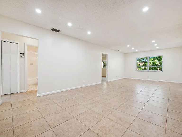 308 Southwind Ct #6 — Photo 6