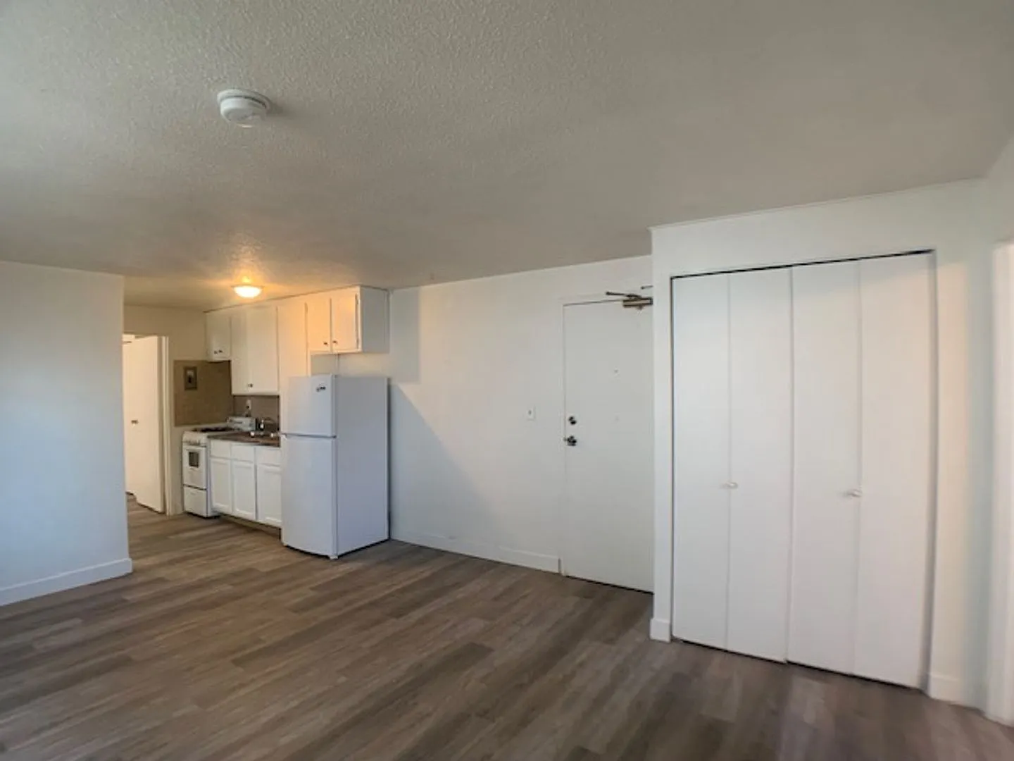 405 Fairview Ave N — Photo 4