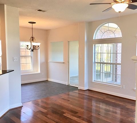 4th image of 2101 Winslow Dr