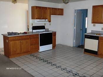 4th image of 2121 Helen Ave