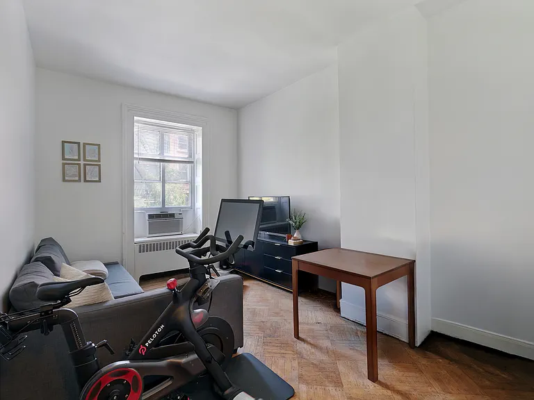 139 Montague St #3R — Photo 2