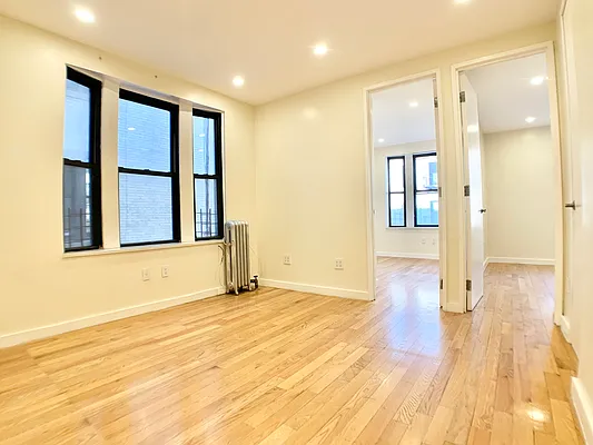 Rented by Bohemia Realty Group | media 14