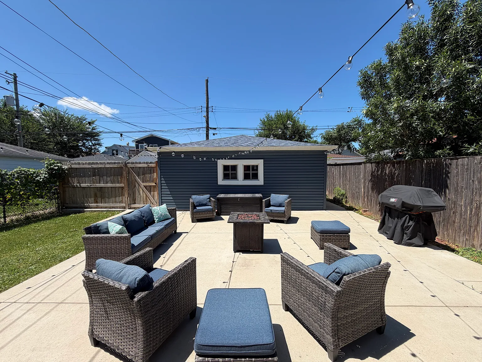 2 bed, 1184 sqft, $2,200 — Photo 2