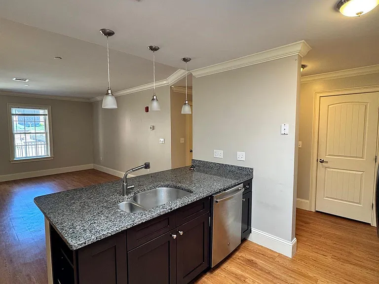 286 Main St #201 — Photo 3