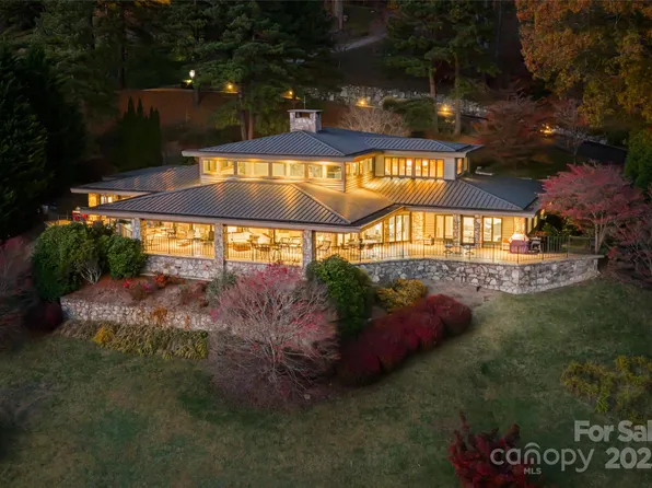 820 Laurel Ridge Dr, Waynesville, NC 28786