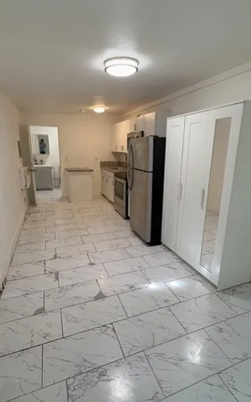 245 W Philadelphia Ave #7 — Photo 5