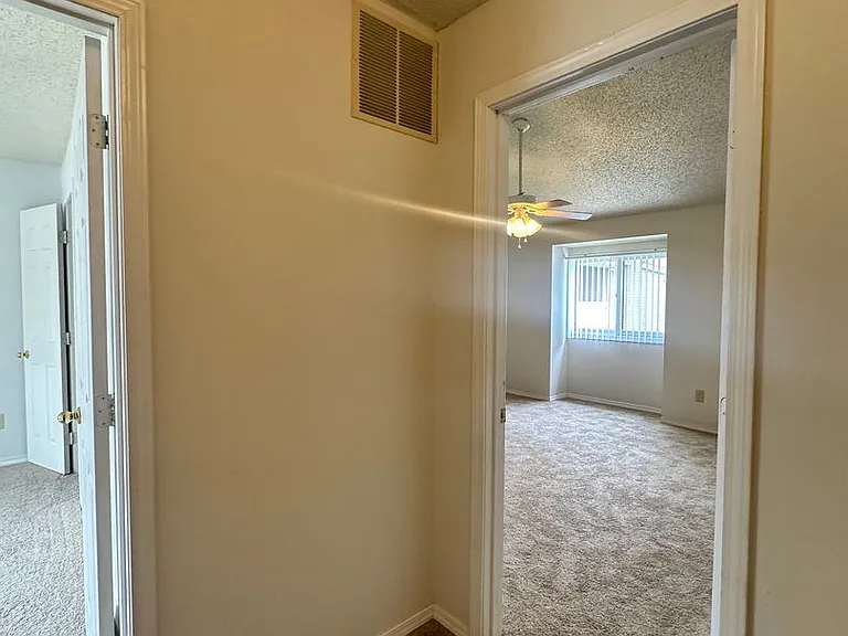 1707 E Walnut Lawn St — Photo 16