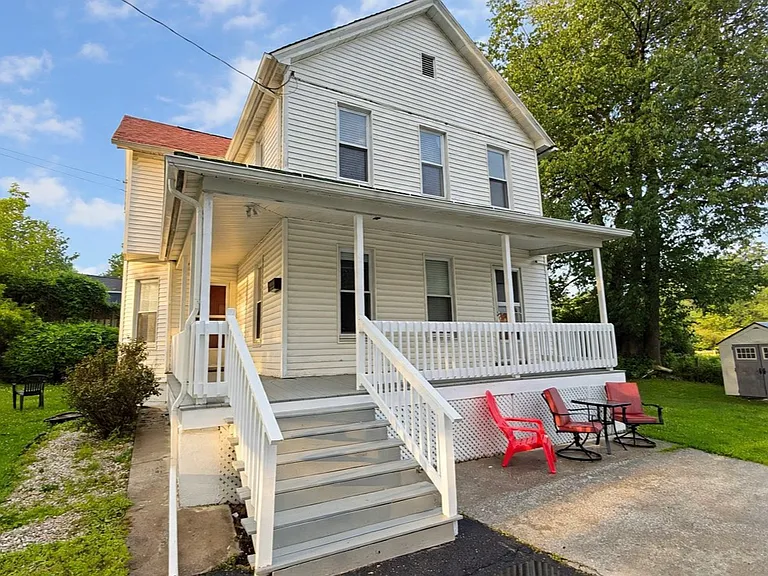 110 Florence Ct — Photo 1
