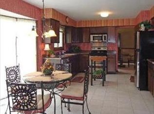 3134 N Windsor Dr, Arlington Heights, IL 60004