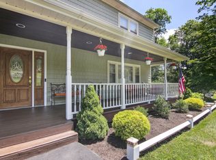 17 Eastview Dr, New Fairfield, CT 06812