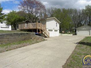 3138 NW Green Hills Rd, Topeka, KS 66618